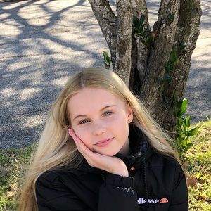 Meet your Posher, Victoria louise lund